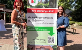 Bild von Bürgermeisterin Antje Oltmanns und Frau Romaschin (NSI Consult)